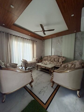 Team Area in 3 BHK Builder Floor at Sector 7 – for Rent