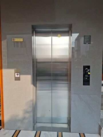 Building Lobby in 3 BHK Builder Floor at Sector 7 – for Rent
