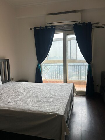 Bedroom in 2.5 BHK Apartment at Antriksh Golf View, Sector 78 – for Rent