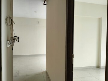 Room in 3 BHK Apartment at Ashar Sapphire, Kapur Bawdi – for Rent