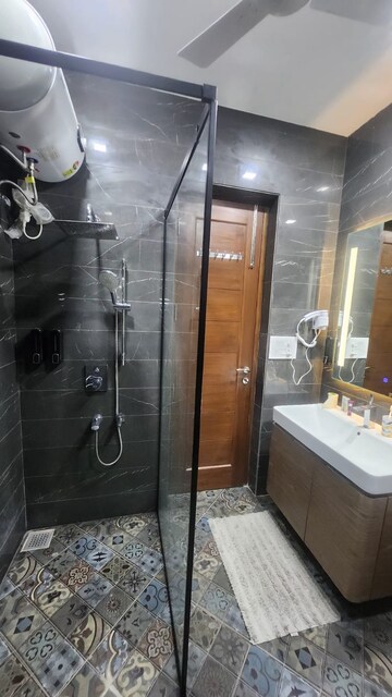 Bathroom in 2 BHK Builder Floor at Sector 34 – for Rent