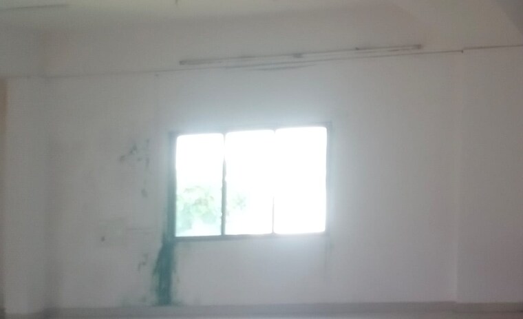 Room, race course Commercial Office Space 2400 Sq.Ft. In Race Course Vadodara 9096502