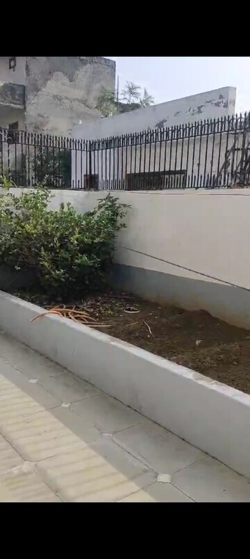 Balcony in 2 BHK Independent House at Sector 21c – for Rent