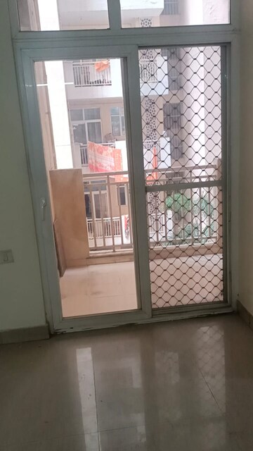 Room in 2 BHK Apartment at Hawelia Valencia Homes, Sector 1 Greater Noida – for Rent