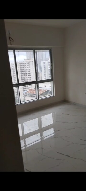 Room in 2 BHK Apartment at Anubhav CHS Mulund, Mulund West – for Rent