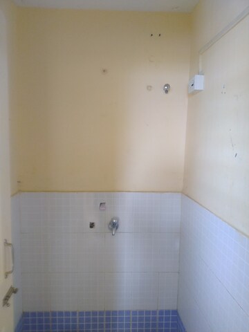 Room in 1 BHK Apartment at Mulund East – for Rent