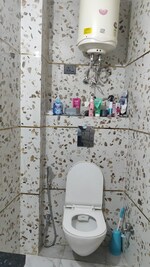 3 BHK + Pooja Room 100 Sq.Yd. Builder Floor in Ridhi Shidhi Apartments 