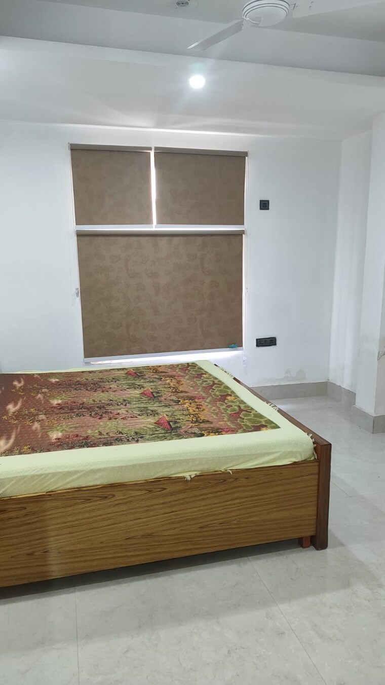 Bedroom, chhajjupur 3 Bedroom 100 Sq.Yd. Builder Floor In Chhajjupur Delhi 9096558