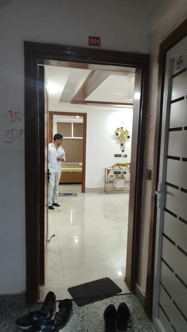 undefined, chhajjupur 3 Bedroom 100 Sq.Yd. Builder Floor In Chhajjupur Delhi 9096558