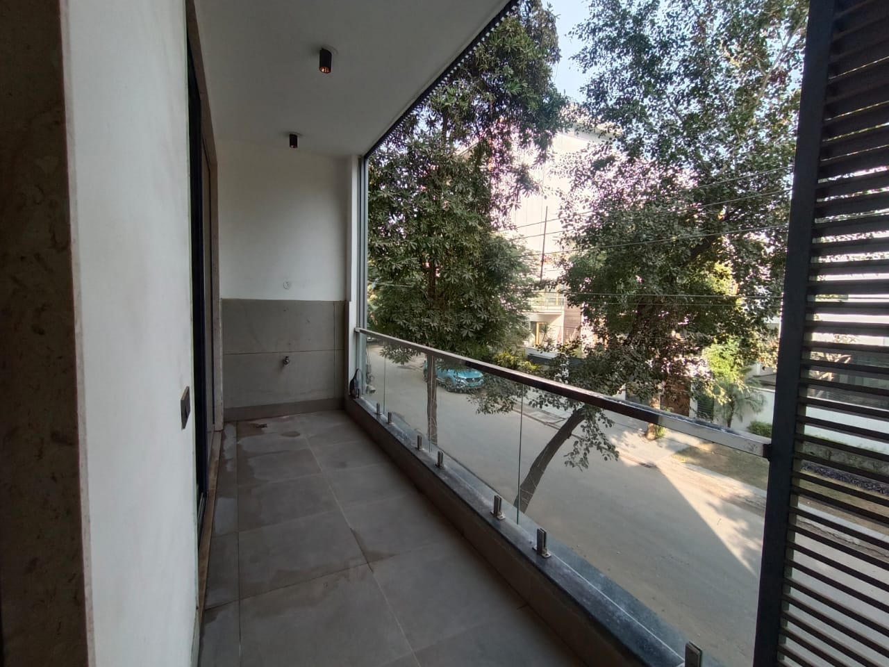 3 BHK 215 Sq.Yd. Builder Floor in DLF City Gurgaon