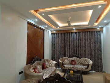 Living Room in 3 BHK Builder Floor at DLF City Gurgaon, Sector 27 – for Rent