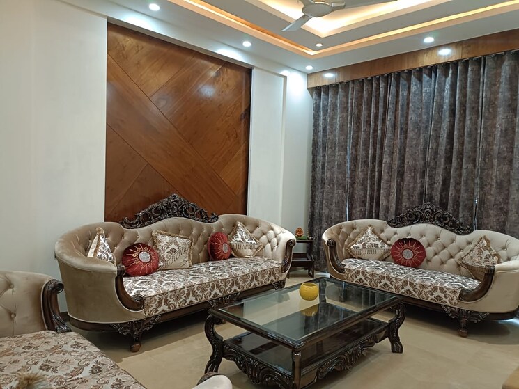 Living Room, dlf-city-gurgaon 3 Bedroom 215 Sq.Yd. Builder Floor In Sector 27 Gurgaon 9096562