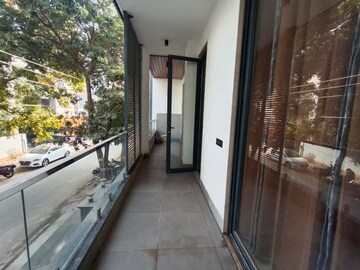 Building Lobby in 3 BHK Builder Floor at DLF City Gurgaon, Sector 27 – for Rent