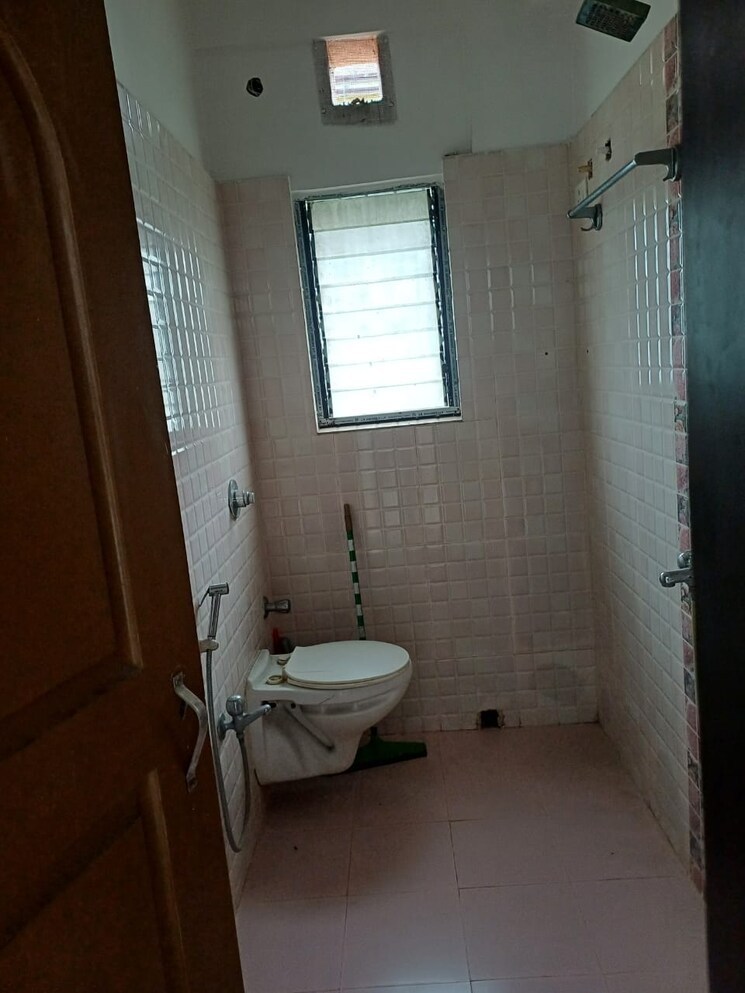 Bathroom, sunshine-enclave-new-town 3 Bedroom 980 Sq.Ft. Apartment In New Town Kolkata 9096563