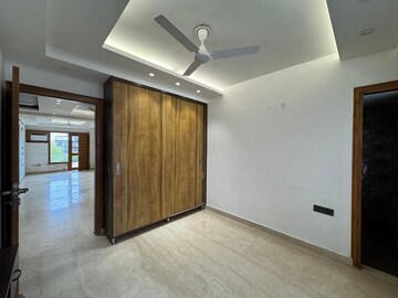 Room in 3 BHK Builder Floor at Global Arcade, Sector 42 – for Sale