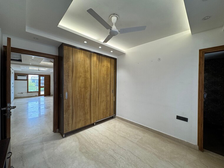 Room, global-arcade 3 Bedroom 215 Sq.Yd. Builder Floor In Sector 42 Gurgaon 9096573