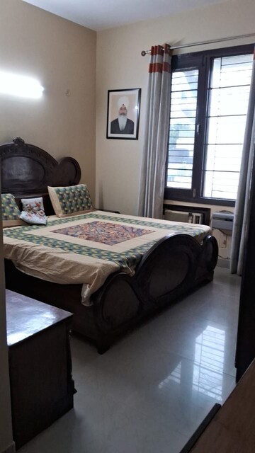 Bedroom in 3 BHK Builder Floor at Unitech South City II, Sector 50 – for Rent