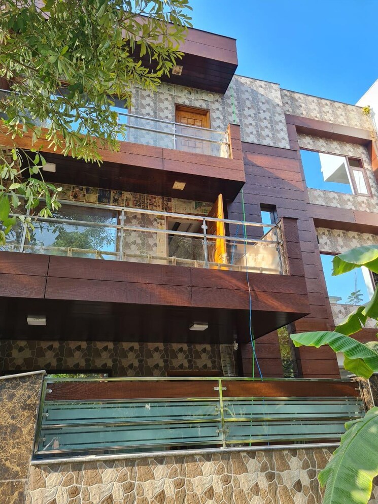 Exterior View, sector 11 6 Bedroom 112 Sq.Mt. Independent House In Sector 11 Noida 9096589