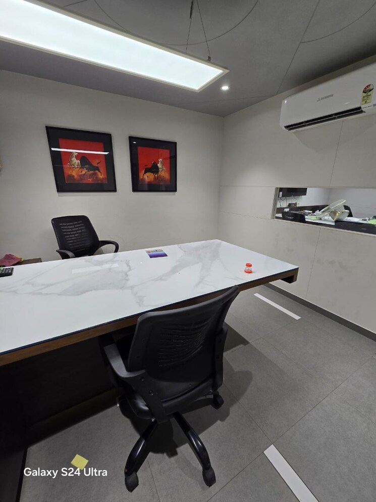 Team Area, ajwa road Commercial Office Space 1400 Sq.Ft. In Ajwa Road Vadodara 9096583
