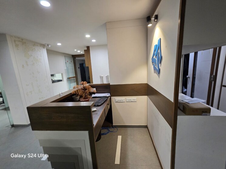 Team Area, ajwa road Commercial Office Space 1400 Sq.Ft. In Ajwa Road Vadodara 9096583