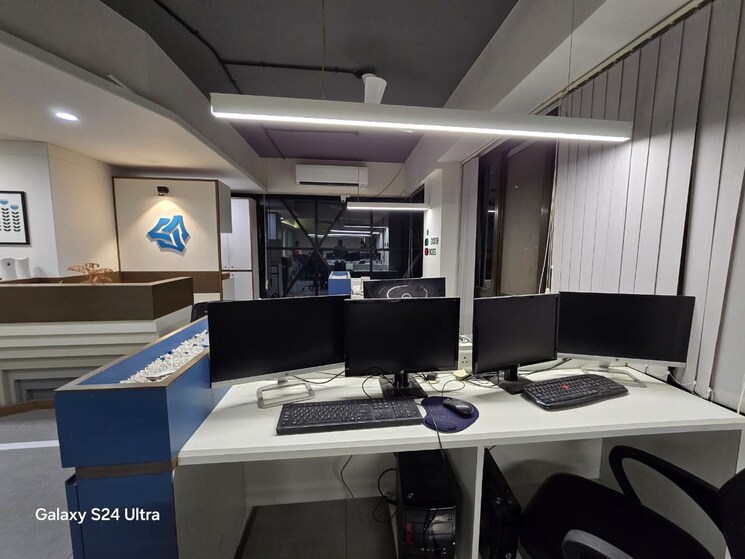 Team Area, ajwa road Commercial Office Space 1400 Sq.Ft. In Ajwa Road Vadodara 9096583