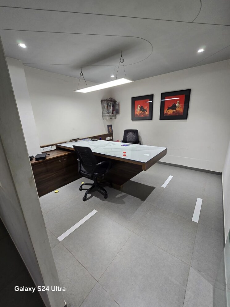 Team Area, ajwa road Commercial Office Space 1400 Sq.Ft. In Ajwa Road Vadodara 9096583