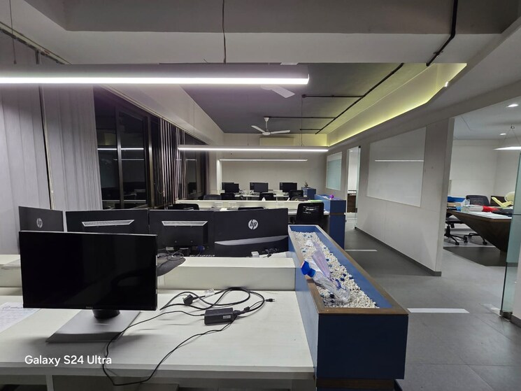 Team Area, ajwa road Commercial Office Space 1400 Sq.Ft. In Ajwa Road Vadodara 9096583