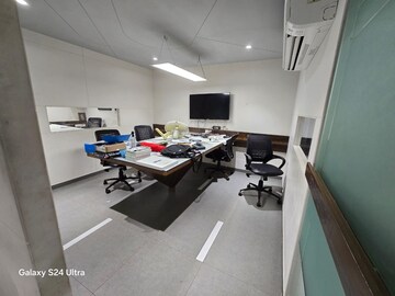  Office Space For Rent in Ajwa Road