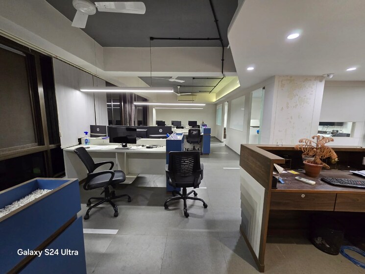 Team Area, ajwa road Commercial Office Space 1400 Sq.Ft. In Ajwa Road Vadodara 9096583