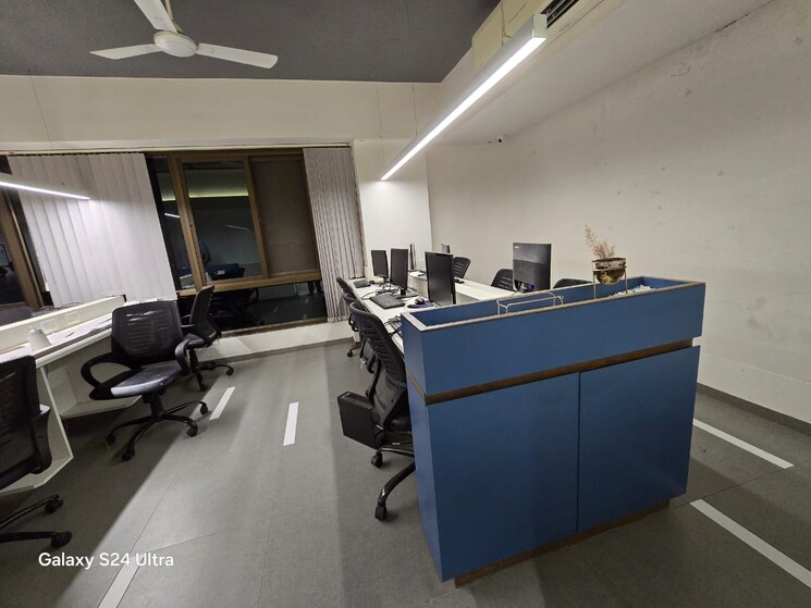 Team Area, ajwa road Commercial Office Space 1400 Sq.Ft. In Ajwa Road Vadodara 9096583