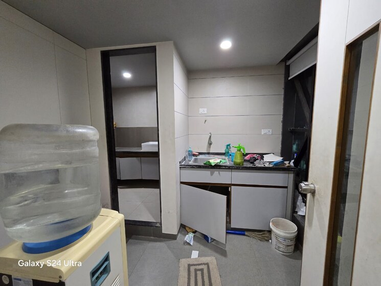 Team Area, ajwa road Commercial Office Space 1400 Sq.Ft. In Ajwa Road Vadodara 9096583