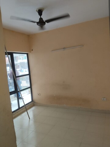 Room in 2 BHK Apartment at Sector 82 – for Rent