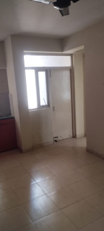 Room in 2 BHK Apartment at Sector 82 – for Rent