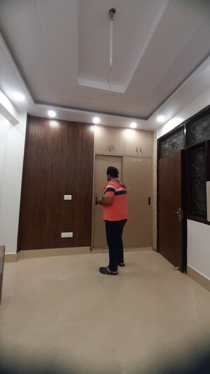 Furnished Amenities in 2 BHK Builder Floor at Hari Nagar – for Sale