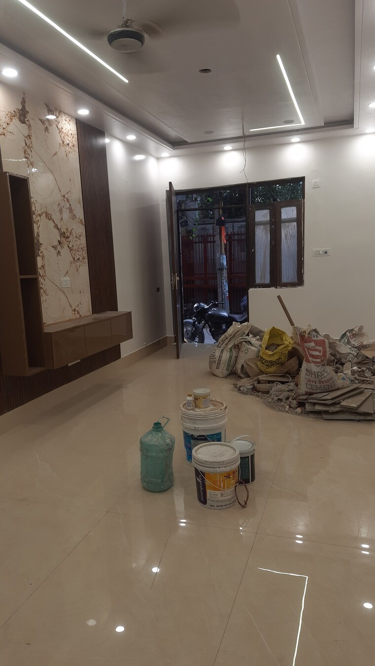 undefined, hari nagar 2 Bedroom 110 Sq.Yd. Builder Floor In Hari Nagar Delhi 9096677