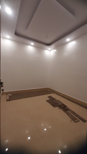 Furnished Amenities in 2 BHK Builder Floor at Hari Nagar – for Sale