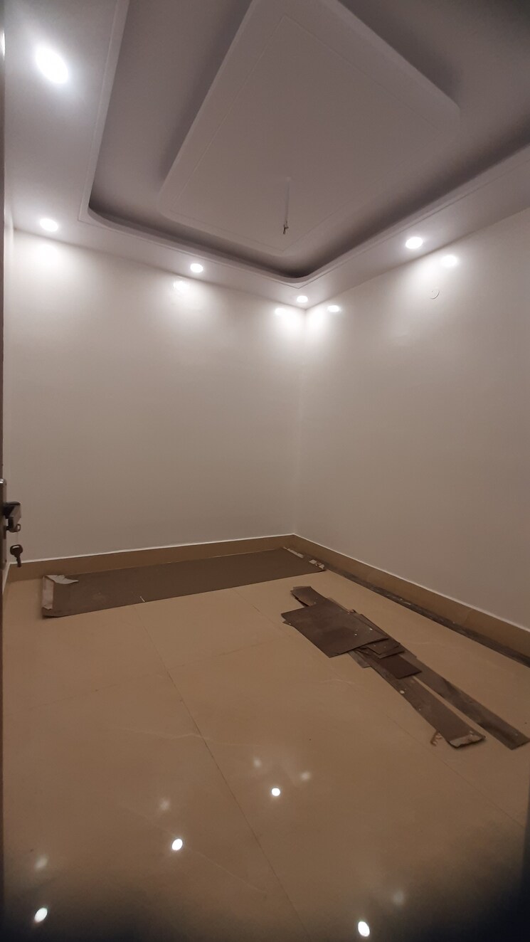 undefined, hari nagar 2 Bedroom 110 Sq.Yd. Builder Floor In Hari Nagar Delhi 9096677