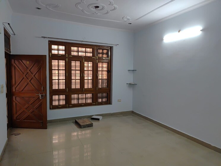 Room, indira nagar 2 Bedroom 1500 Sq.Ft. Independent House In Indira Nagar Lucknow 9096644