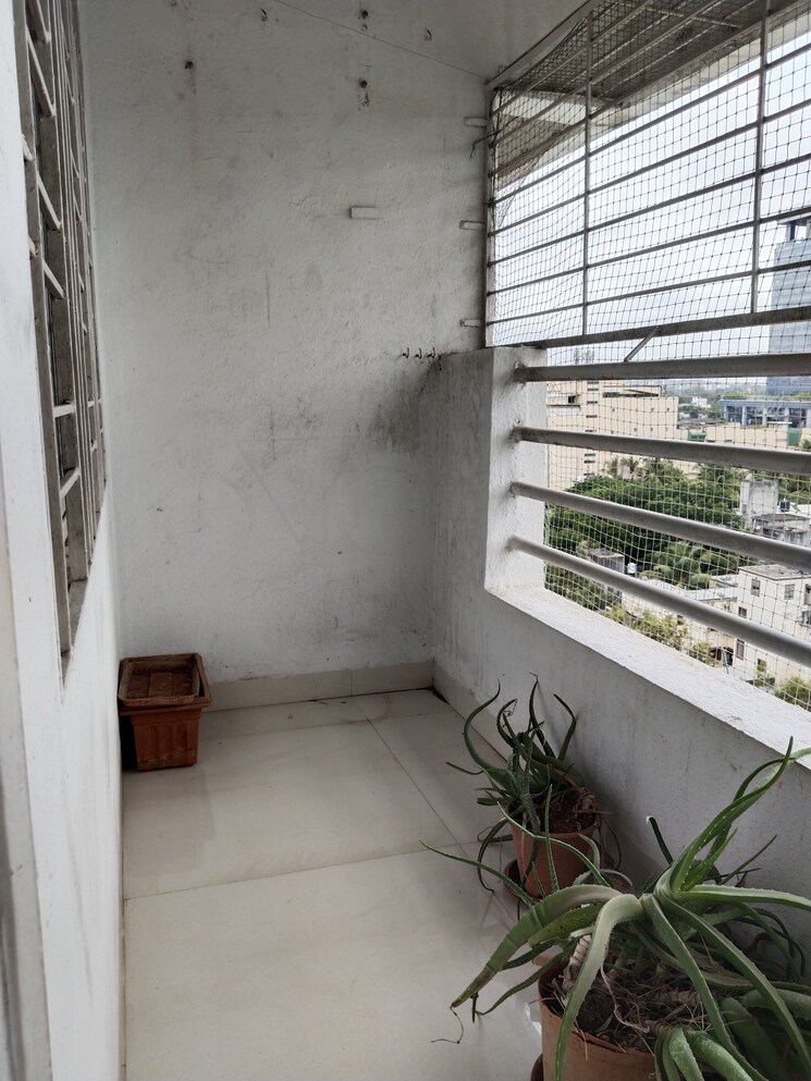 Balcony, kubera-gulshan 3 Bedroom 1250 Sq.Ft. Apartment In Aundh Pune 9096643