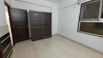 Room in 3 BHK Apartment at Avanti Vihar – for Rent