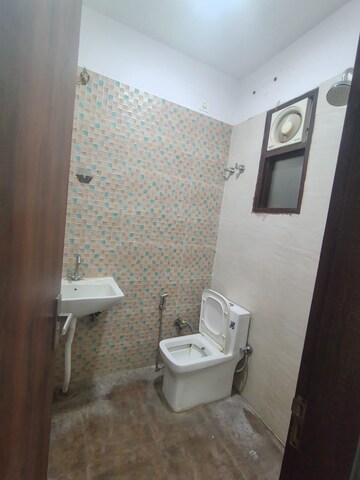 Master Bedroom in 2 BHK Builder Floor at Malviya Nagar – for Rent