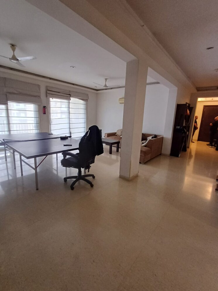  Parking, emaar-the-palm-springs 4 Bedroom 3886 Sq.Ft. Apartment In Sector 54 Gurgaon 9096651