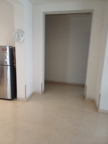 Room in 4 BHK Apartment at Emaar The Palm Springs, Sector 54 – for Rent