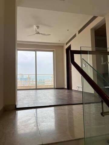 Room in 5 BHK Penthouse at Abw La Lagune, Sector 54 – for Rent