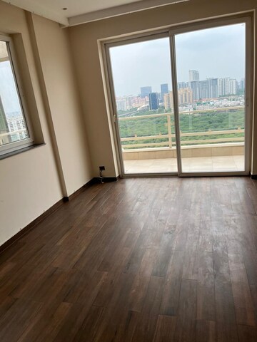 Room in 5 BHK Penthouse at Abw La Lagune, Sector 54 – for Rent