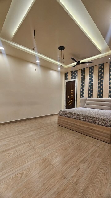 Room in 3 BHK Independent House at Gomti Nagar – for Rent