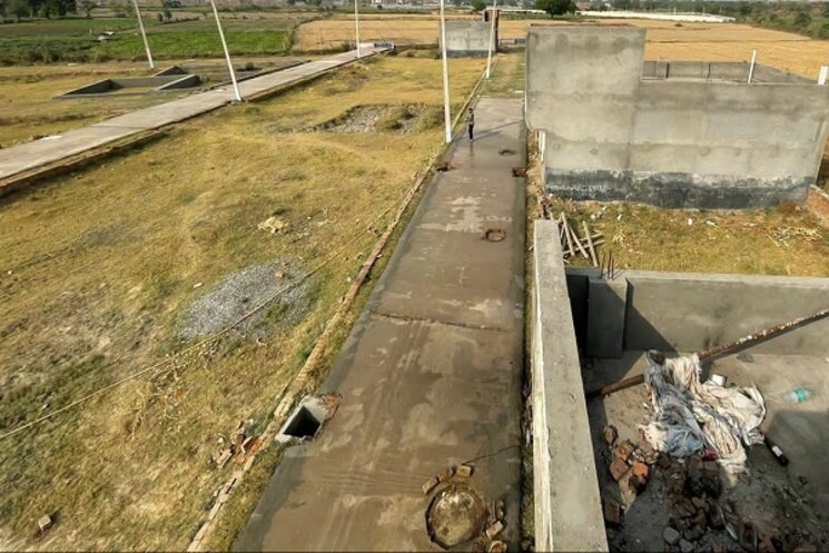 Balcony, dadri  50 Sq.Yd. Plot In Dadri Greater Noida 9096580