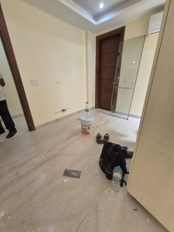 Parking in 4 BHK Builder Floor at DLF Queens Court, Greater Kailash ii – for Rent