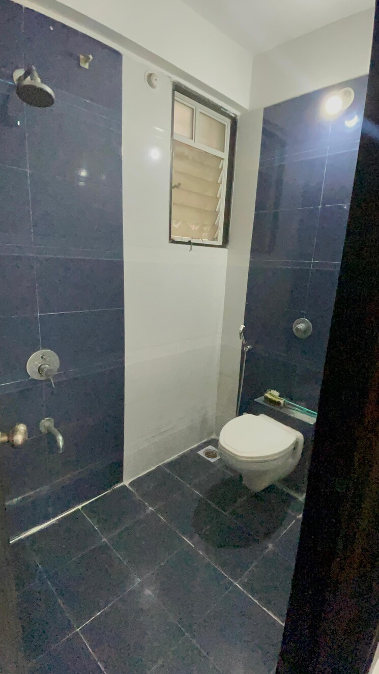 Bathroom, gayatree-landmark-phase-1 2 Bedroom 750 Sq.Ft. Apartment In Thergaon Pune 9096685