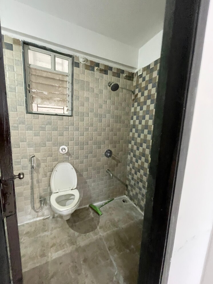 Bathroom, gayatree-landmark-phase-1 2 Bedroom 750 Sq.Ft. Apartment In Thergaon Pune 9096685